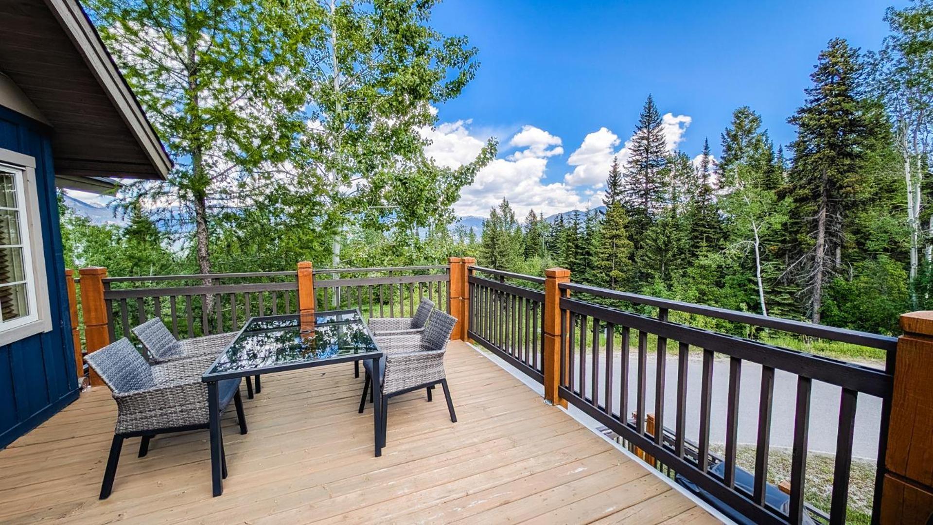 Lush Mountain Accommodations Golden Room photo