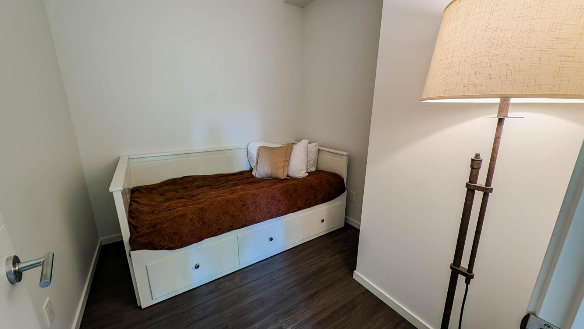 Lush Mountain Accommodations Golden Room photo